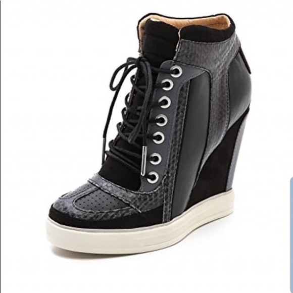 ISO WTB LOOKING FOR IN SEARCH OF WANT TO BUY LAMB HARAJUKU LOVERS LESPORTSAC - Picture 12 of 16